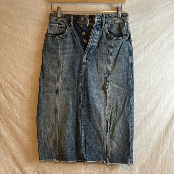 Free People We The Free Denim Midi Skirt Sz 25 Frayed Slit Hem NWOT's - Picture 1 of 6
